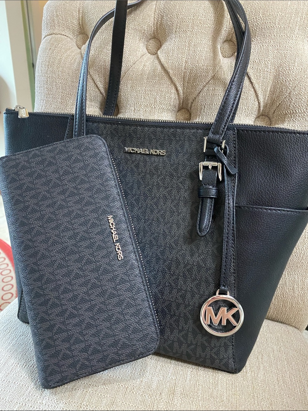 Michael Kors Black MK Logo Tote with Matching Wallet - Picture 4 of 15